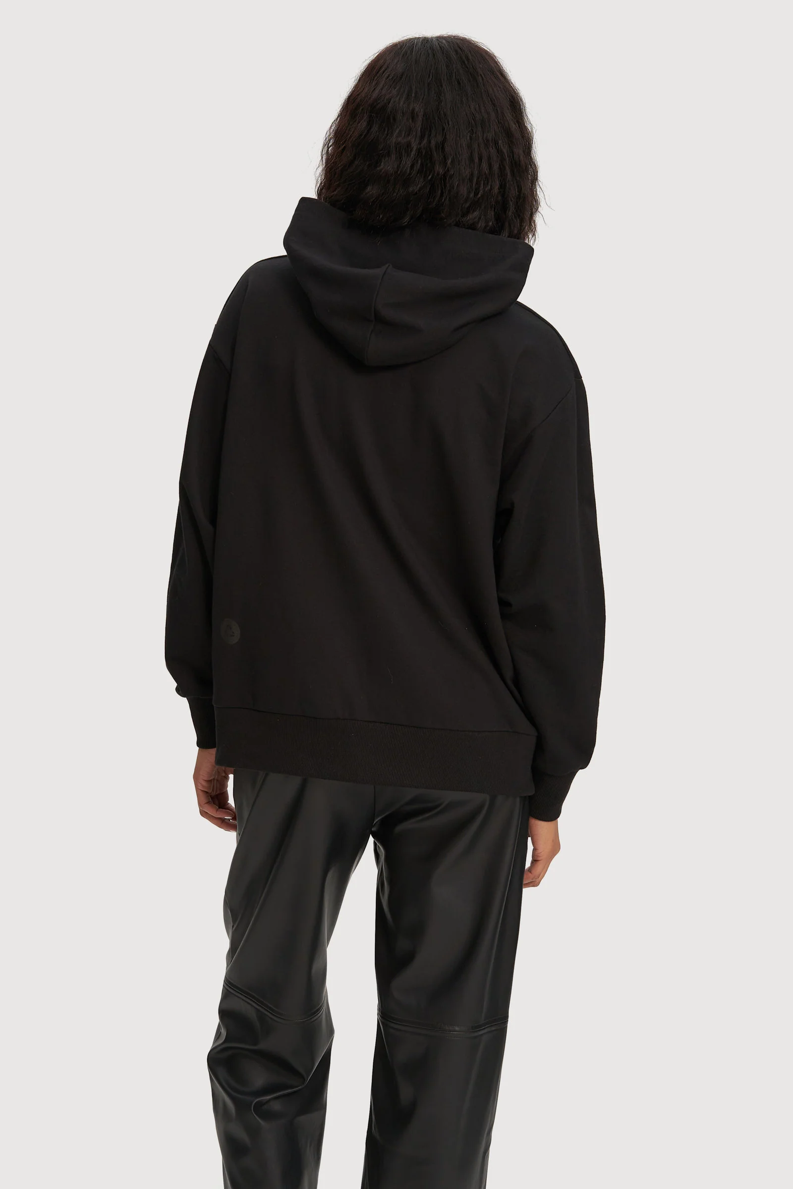 Reign-03 - Image 9